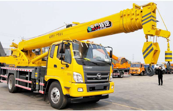 Foton 12-ton truck crane